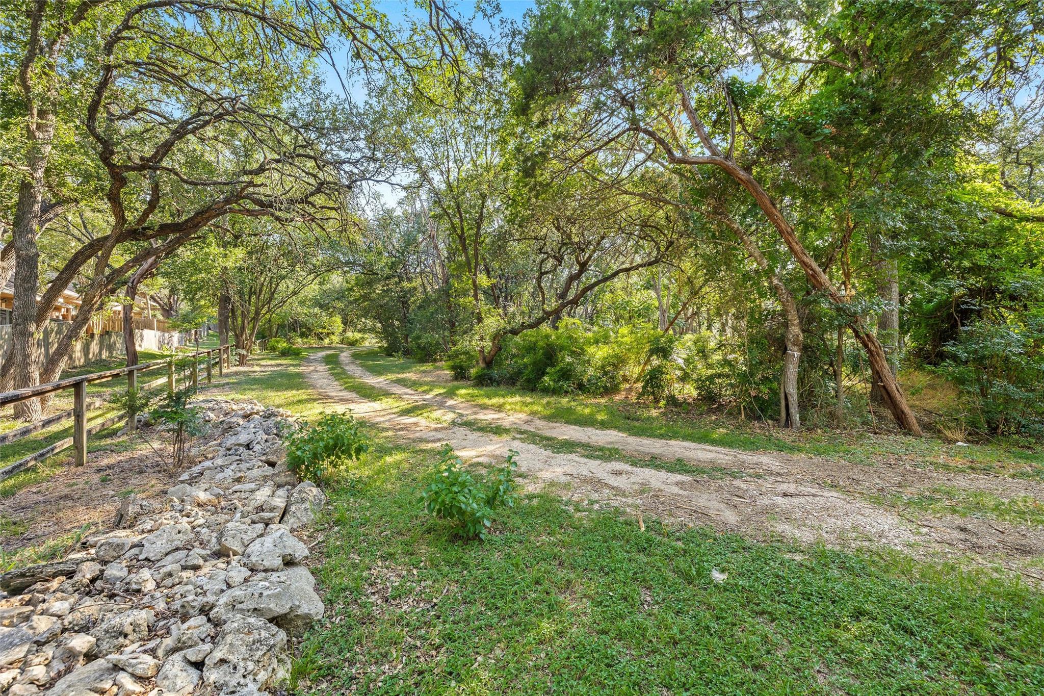 4101 Spicewood Springs Rd Property Photo 4