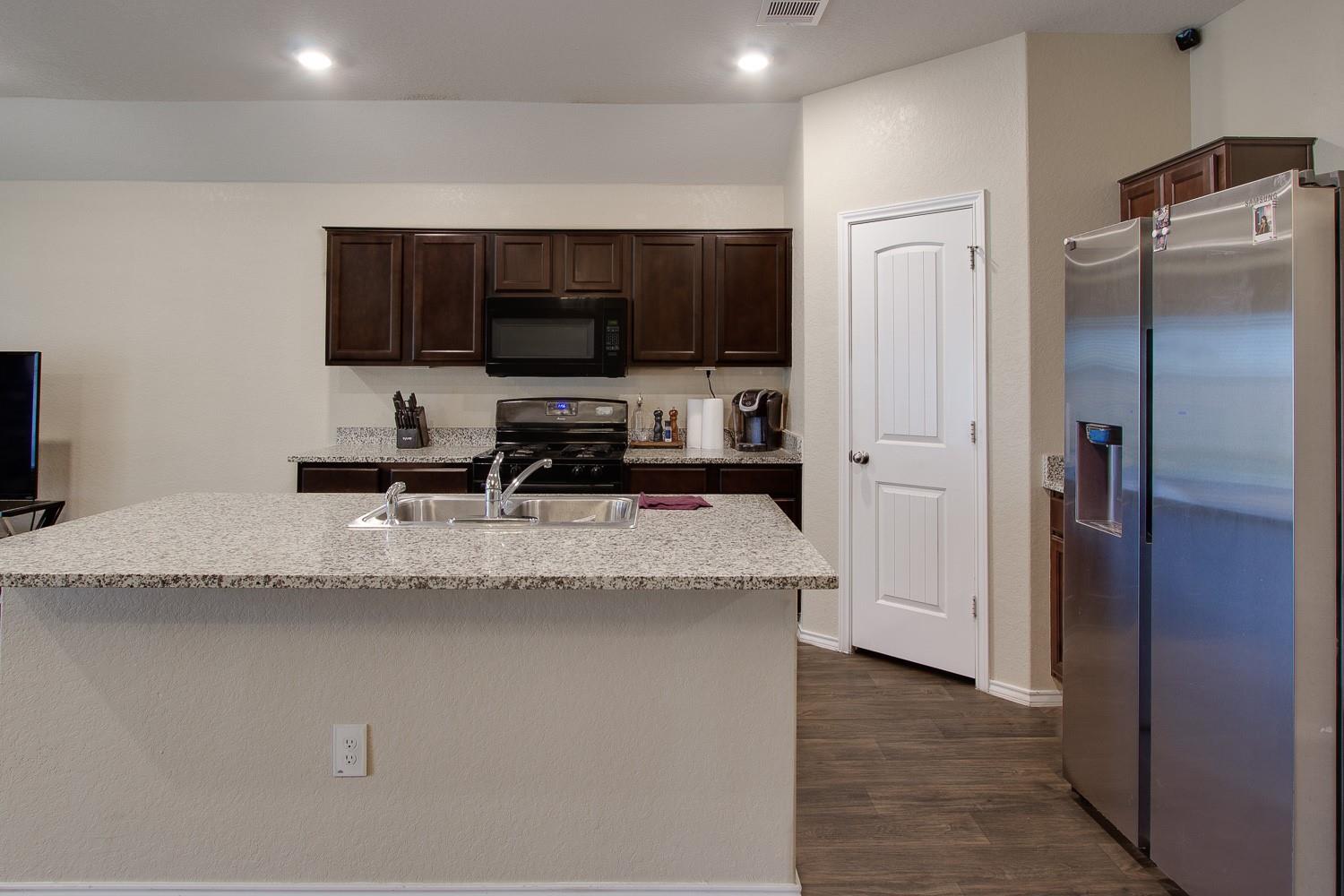 928 Adler Way Property Photo 6