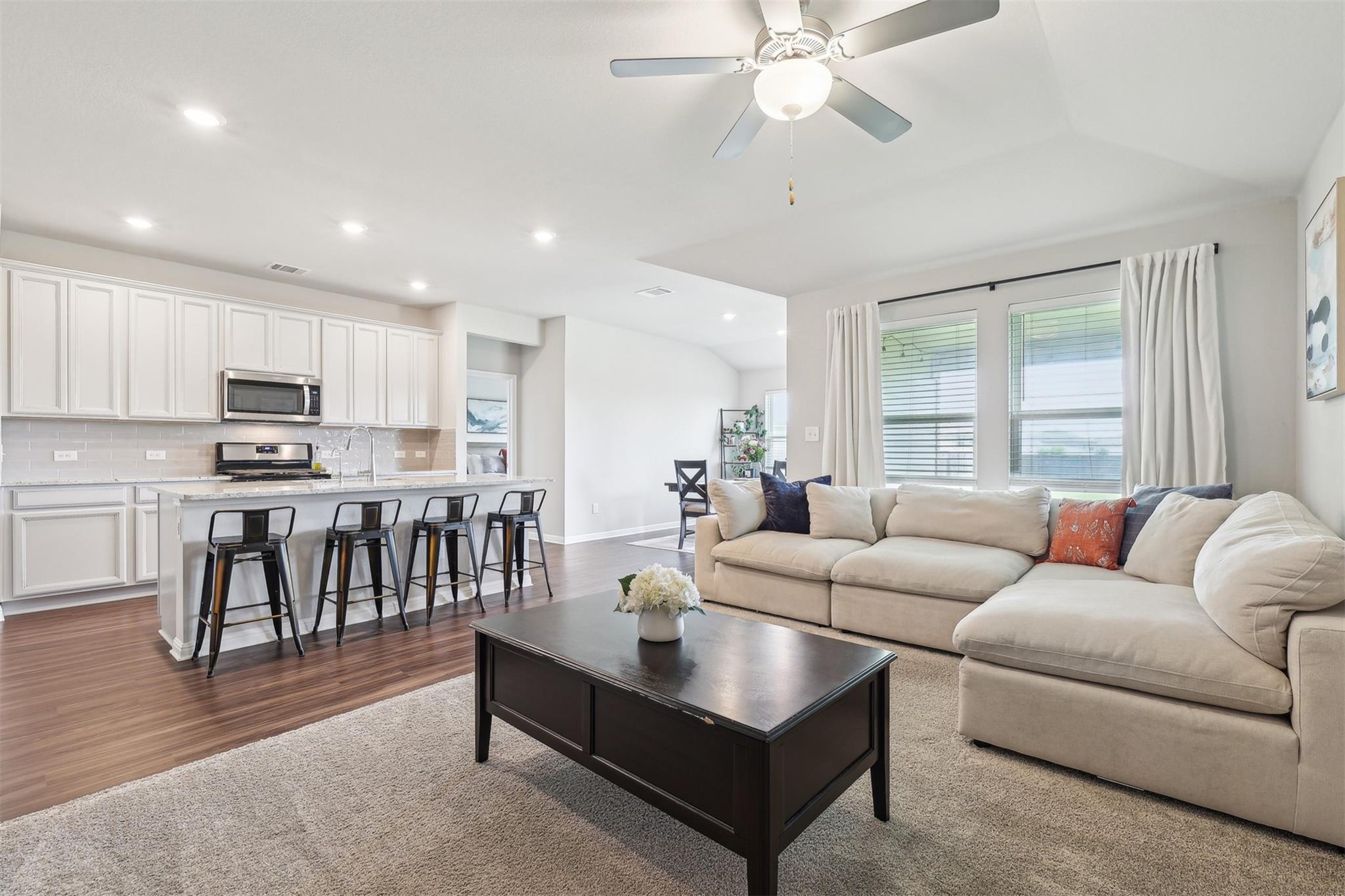300 Golden Plains Pkwy Property Photo