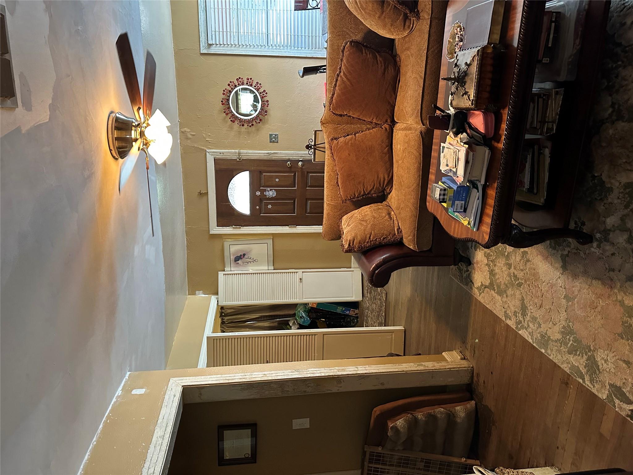 1106 Justin Ln Property Photo 3