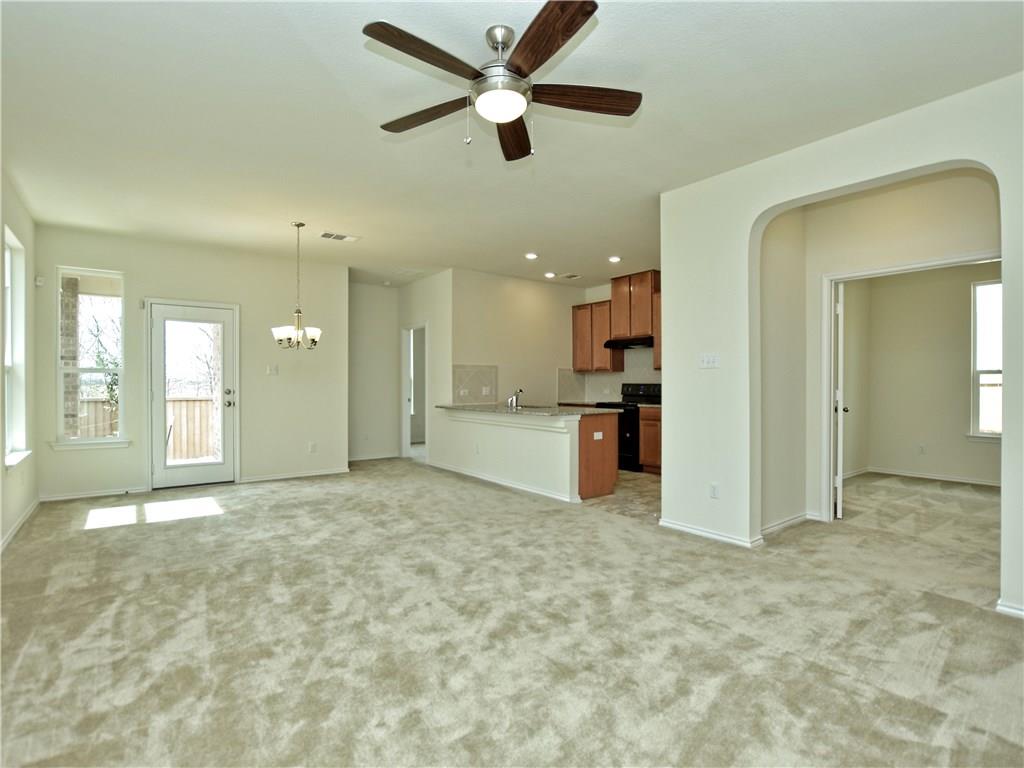 2950 Old Settlers Blvd #4 Property Photo 8