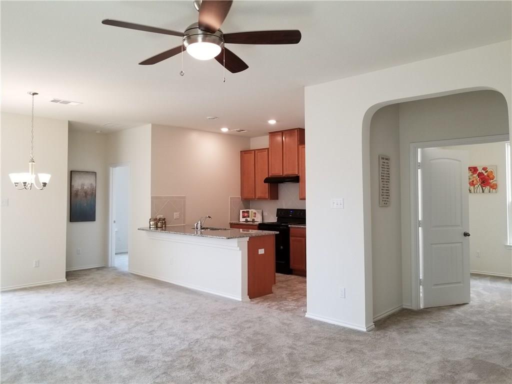 2950 Old Settlers Blvd #4 Property Photo 12