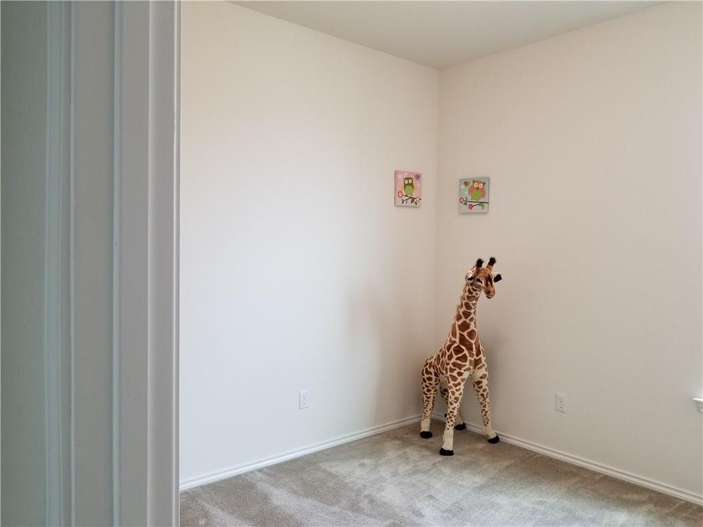 2950 Old Settlers Blvd #4 Property Photo 16