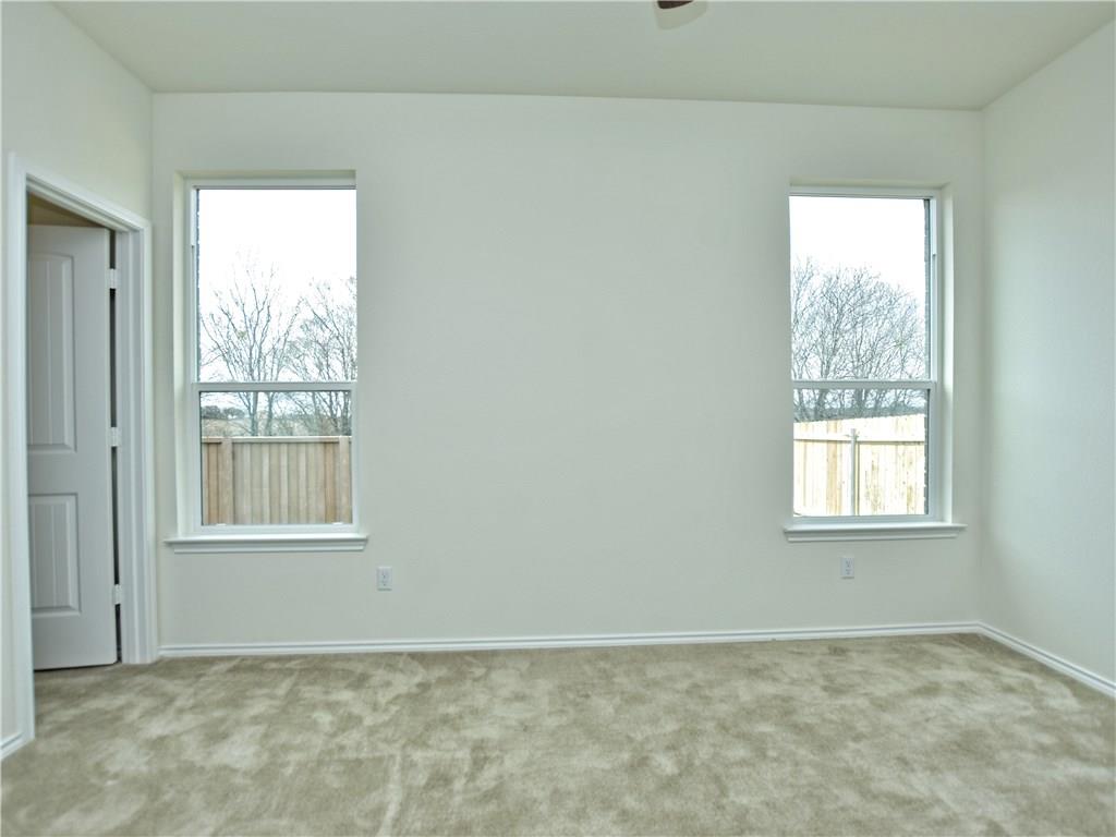 2950 Old Settlers Blvd #4 Property Photo 18