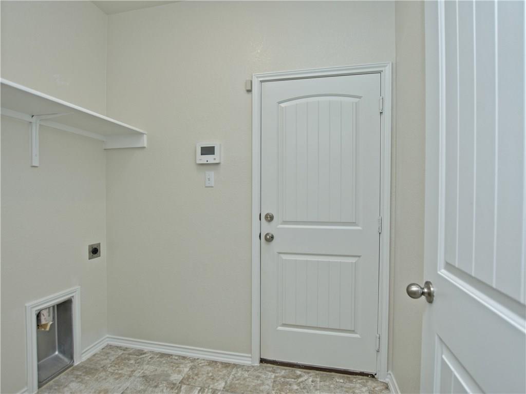 2950 Old Settlers Blvd #4 Property Photo 20