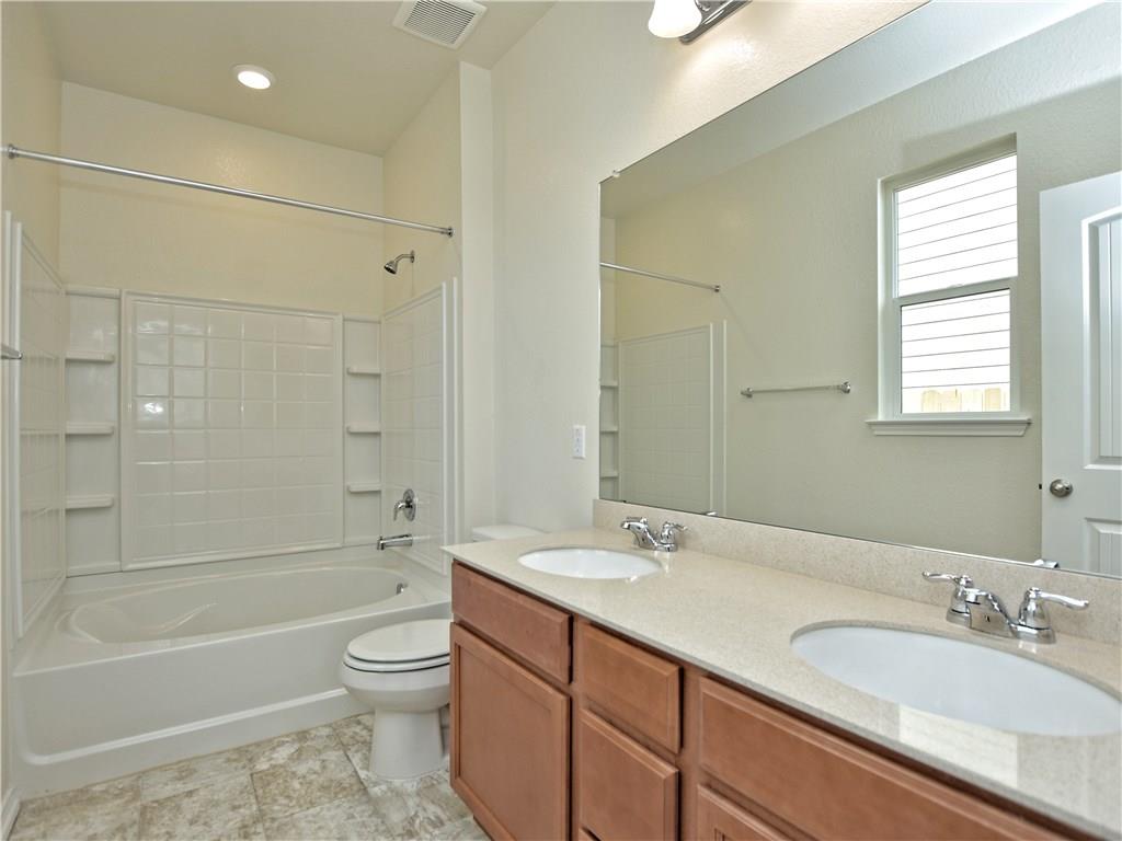 2950 Old Settlers Blvd #4 Property Photo 21