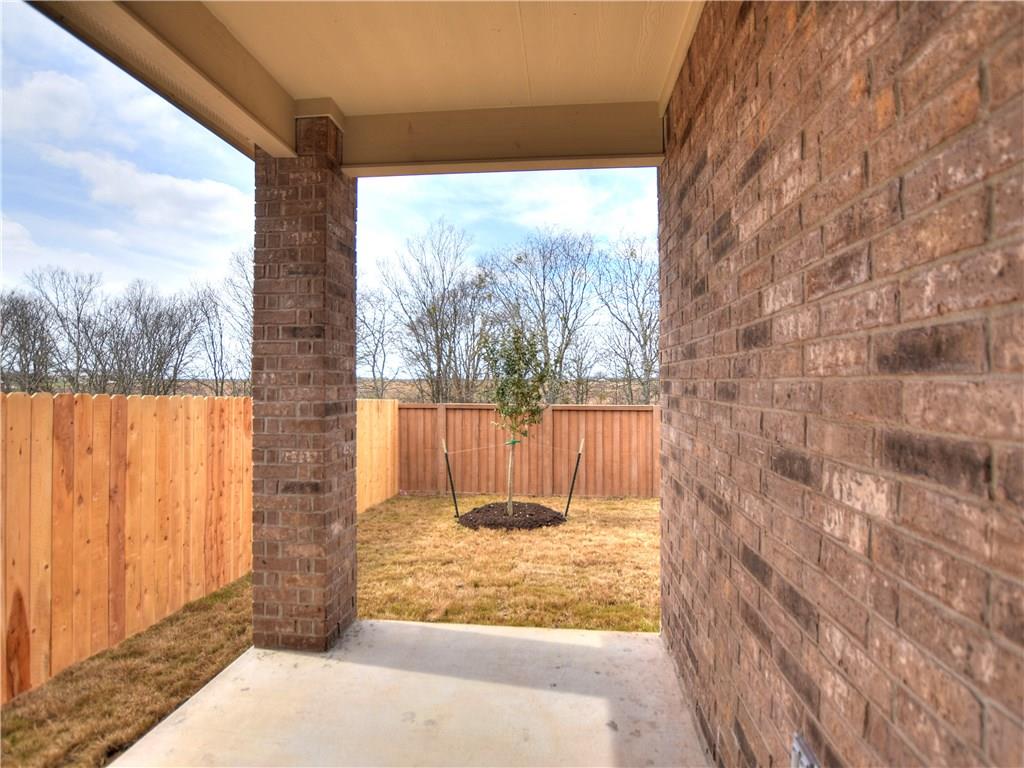 2950 Old Settlers Blvd #4 Property Photo 25