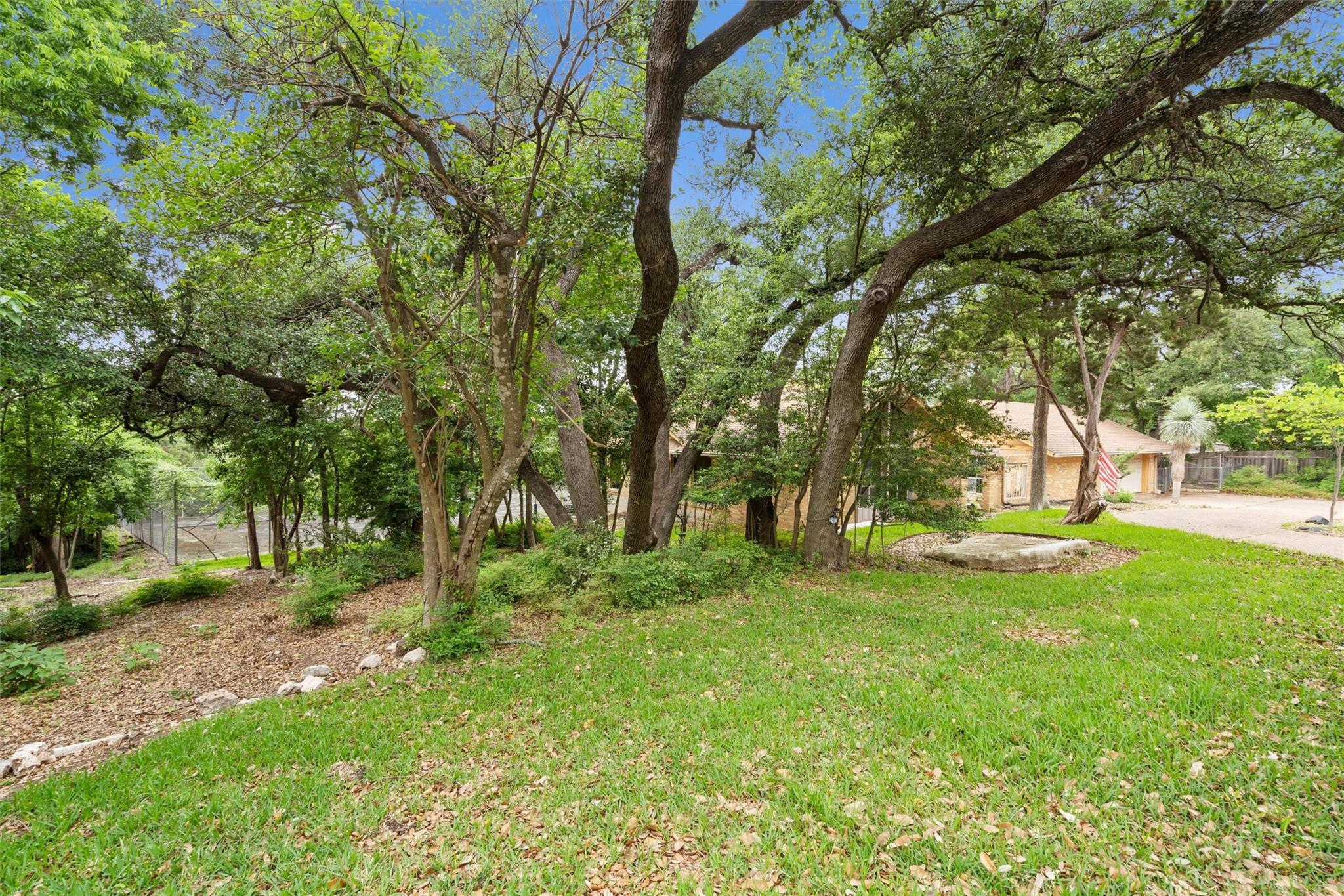 8910 Wildridge Dr Property Photo 7