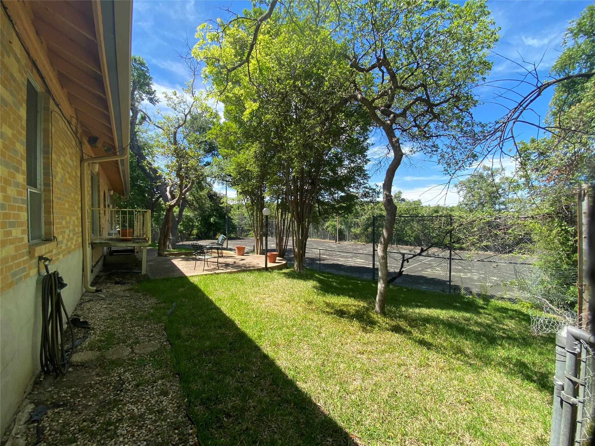 8910 Wildridge Dr Property Photo 17