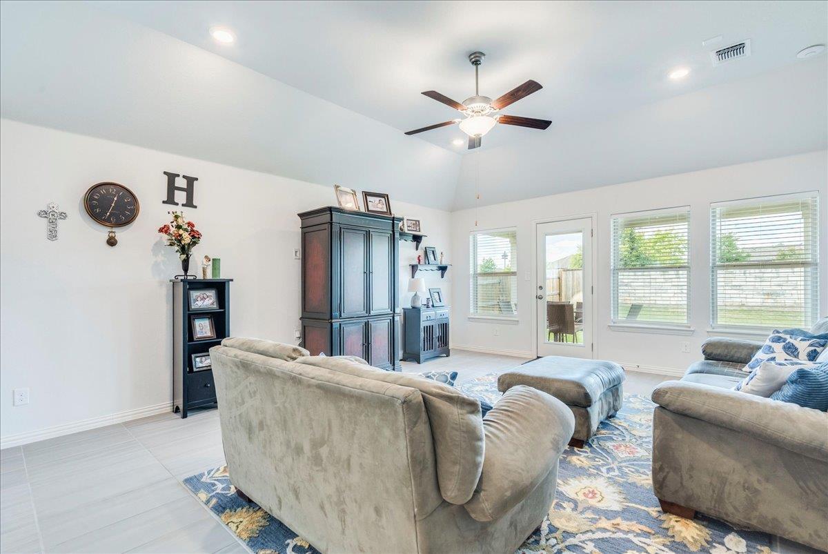 499 Coyote Creek Way Property Photo 18