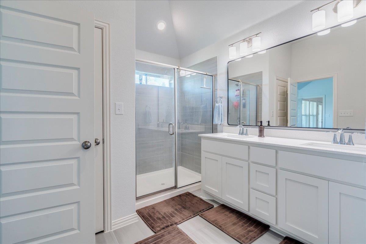 499 Coyote Creek Way Property Photo 22