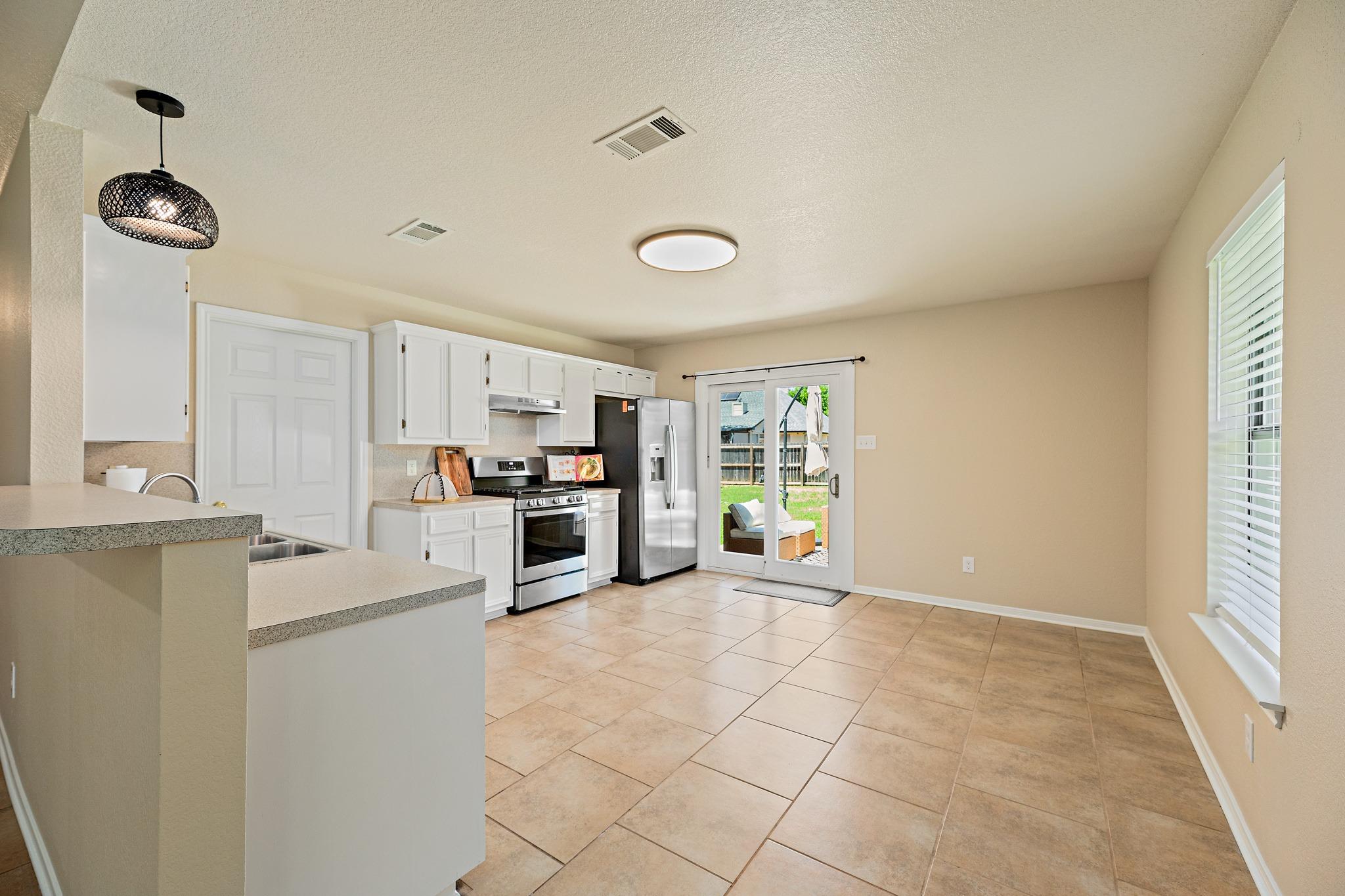 111 Stephen Ln Property Photo 8