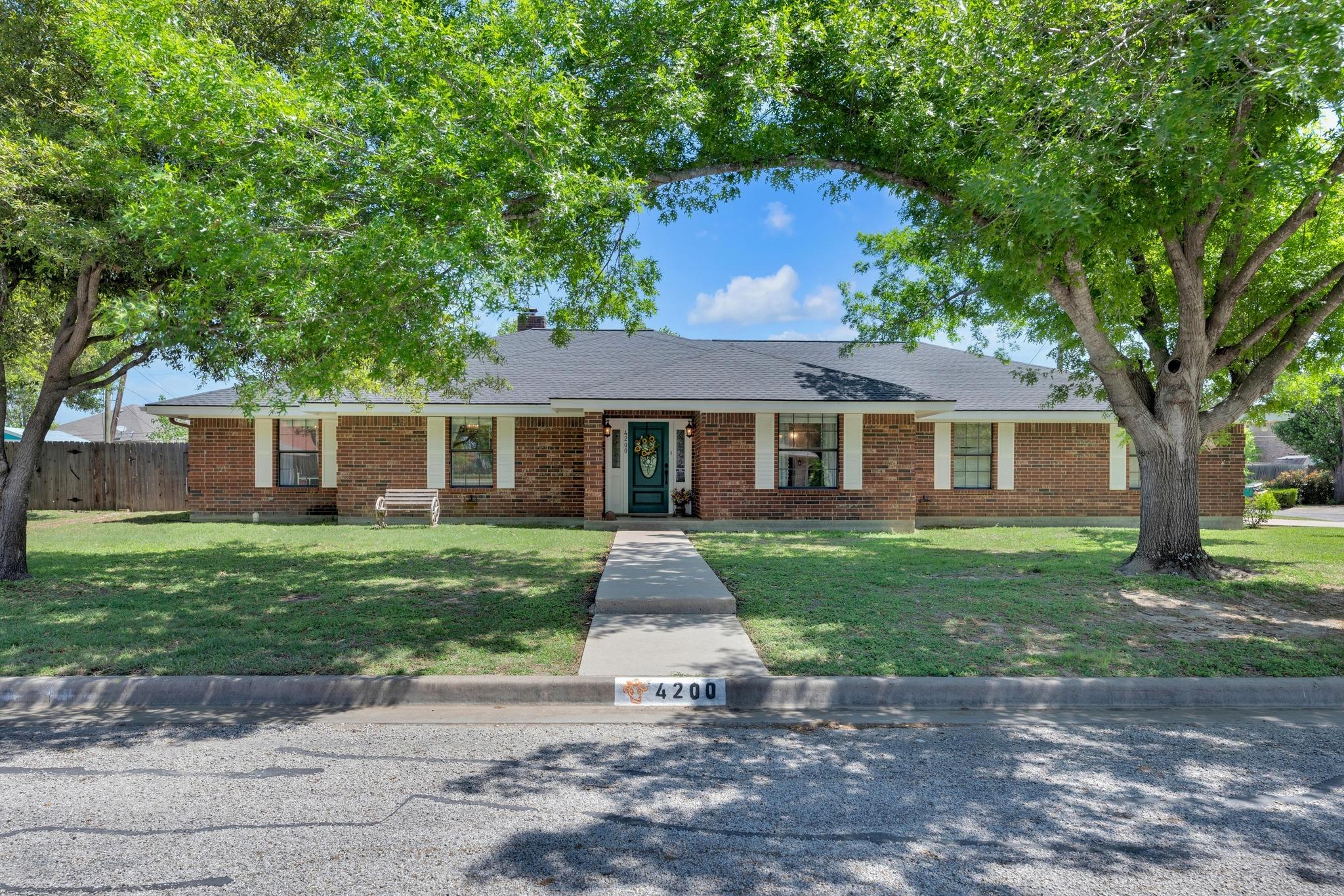 4200 Timbercrest Dr Property Photo