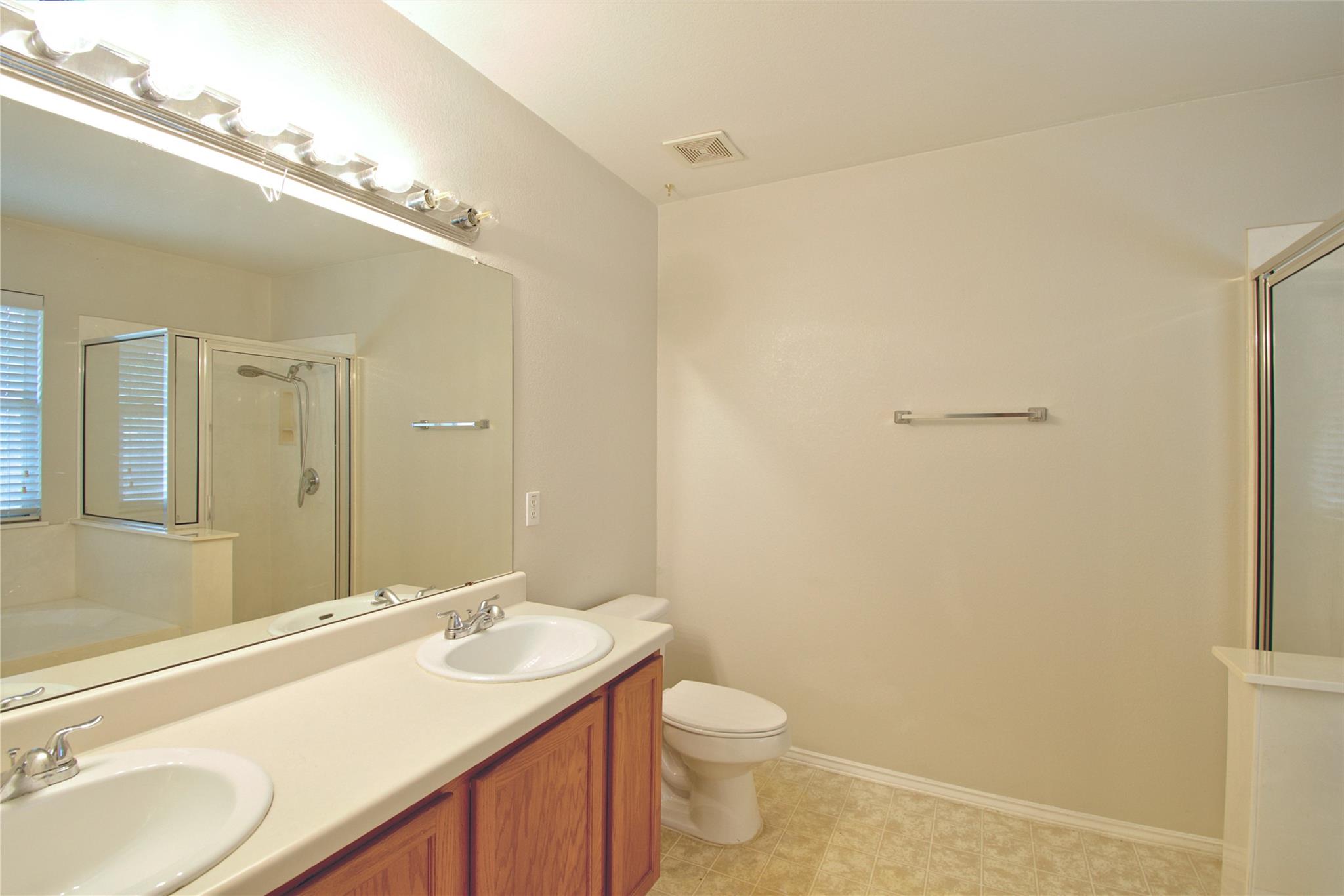 12217 Kilmartin Ln Property Photo 23