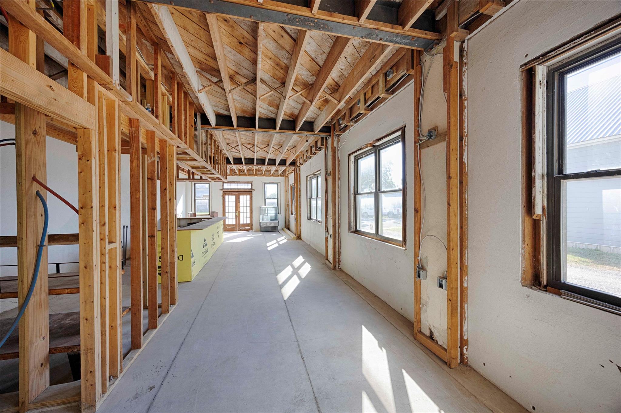 607 Lyons Ave Property Photo 14