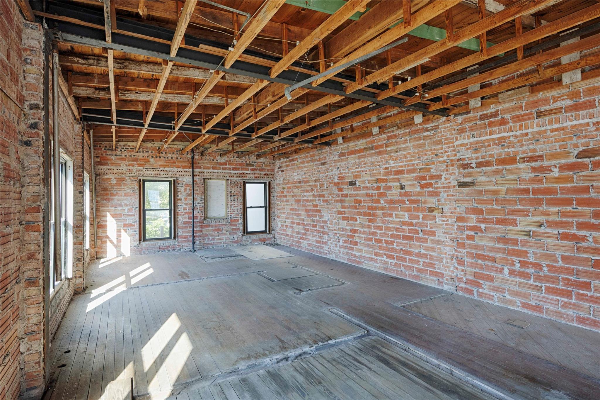 607 Lyons Ave Property Photo 20