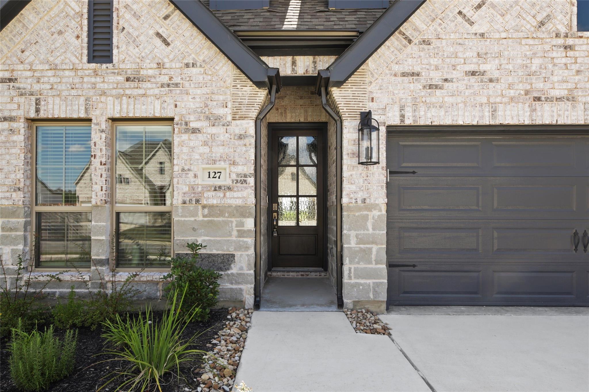 127 Plumbago Loop Property Photo 3