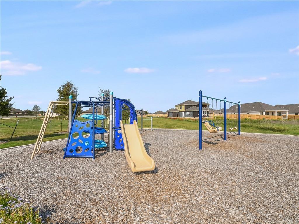 127 Plumbago Loop Property Photo 36