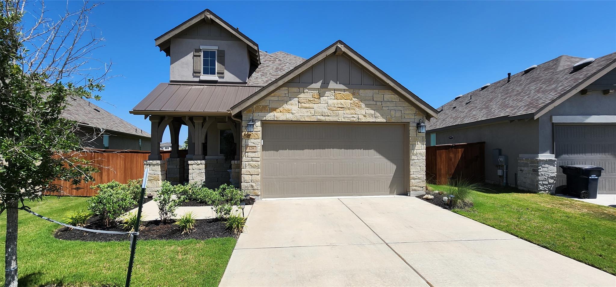 128 Rosebush Dr Property Photo 2