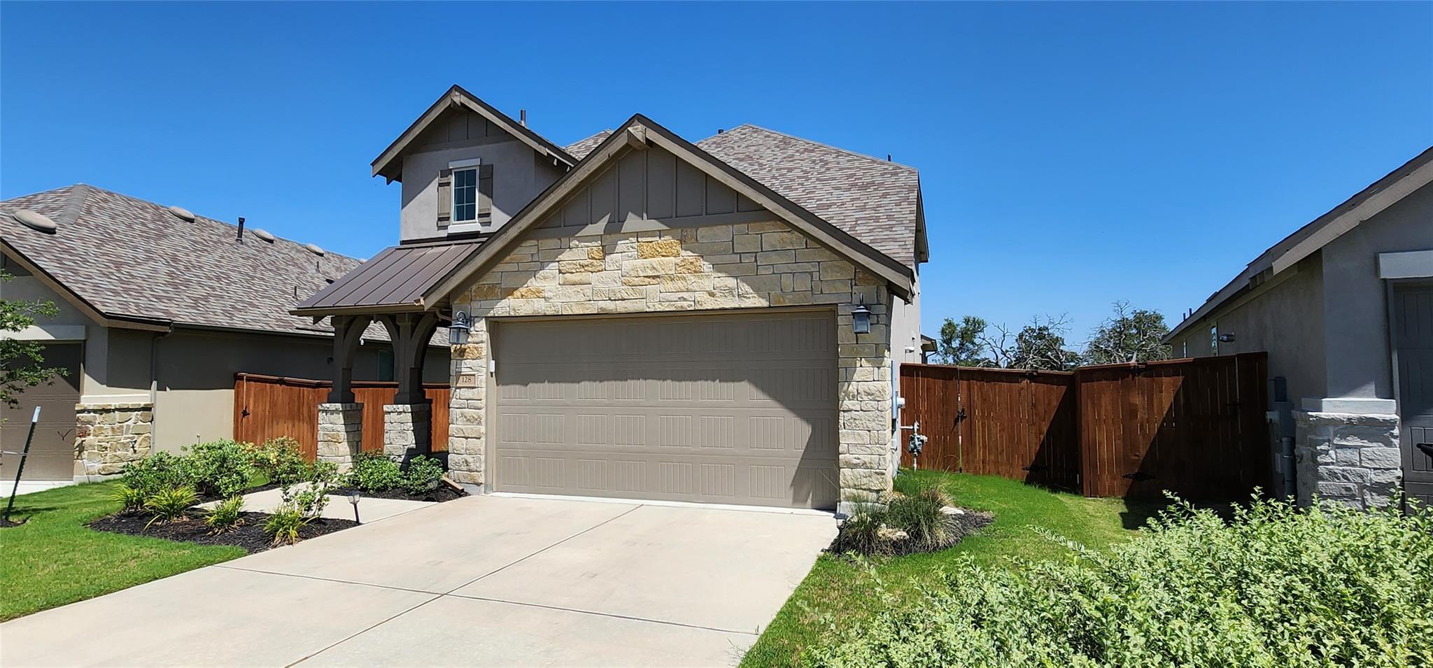 128 Rosebush Dr Property Photo 3