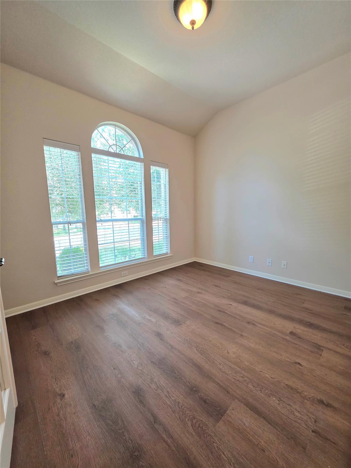 2215 Conway Cv Property Photo 5