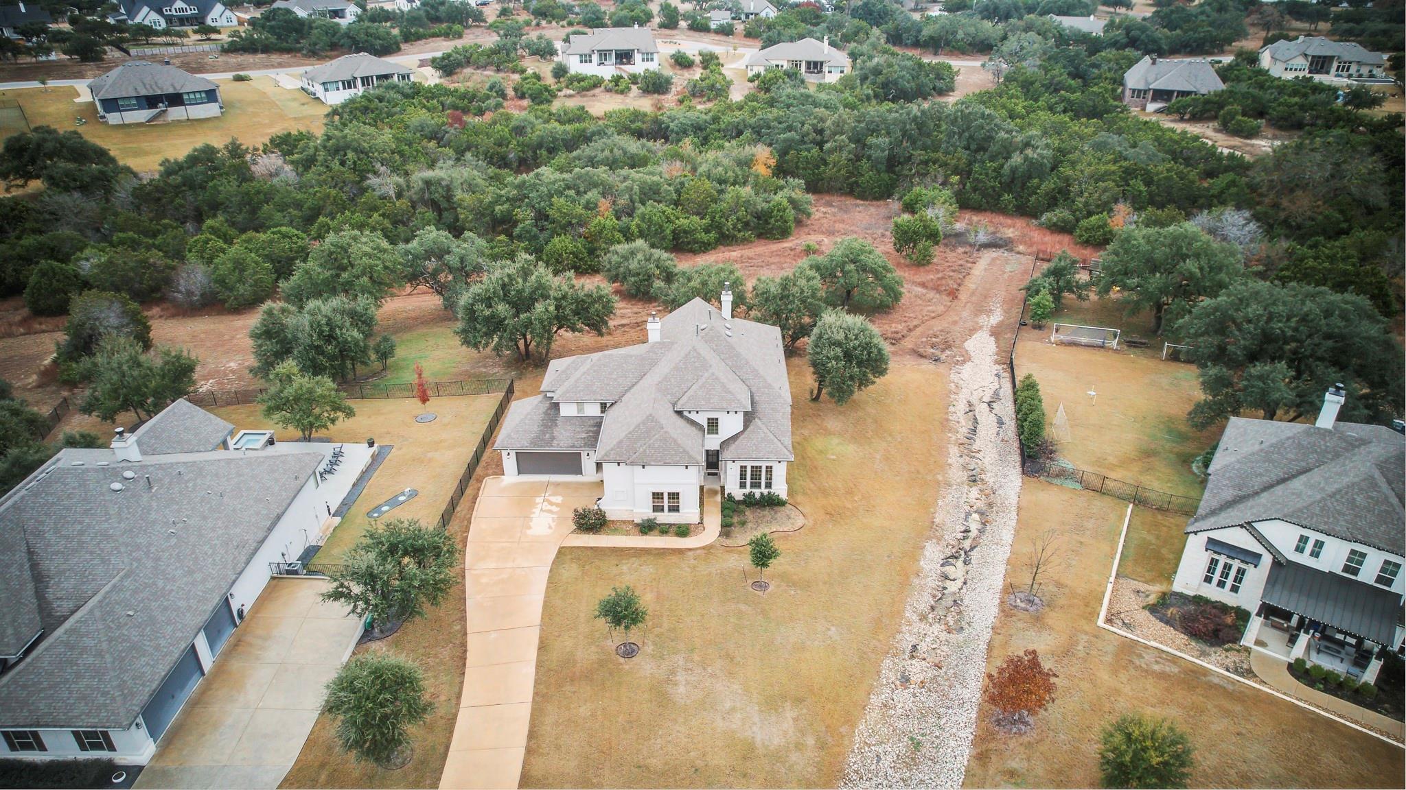 525 Houston Loop Property Photo 4
