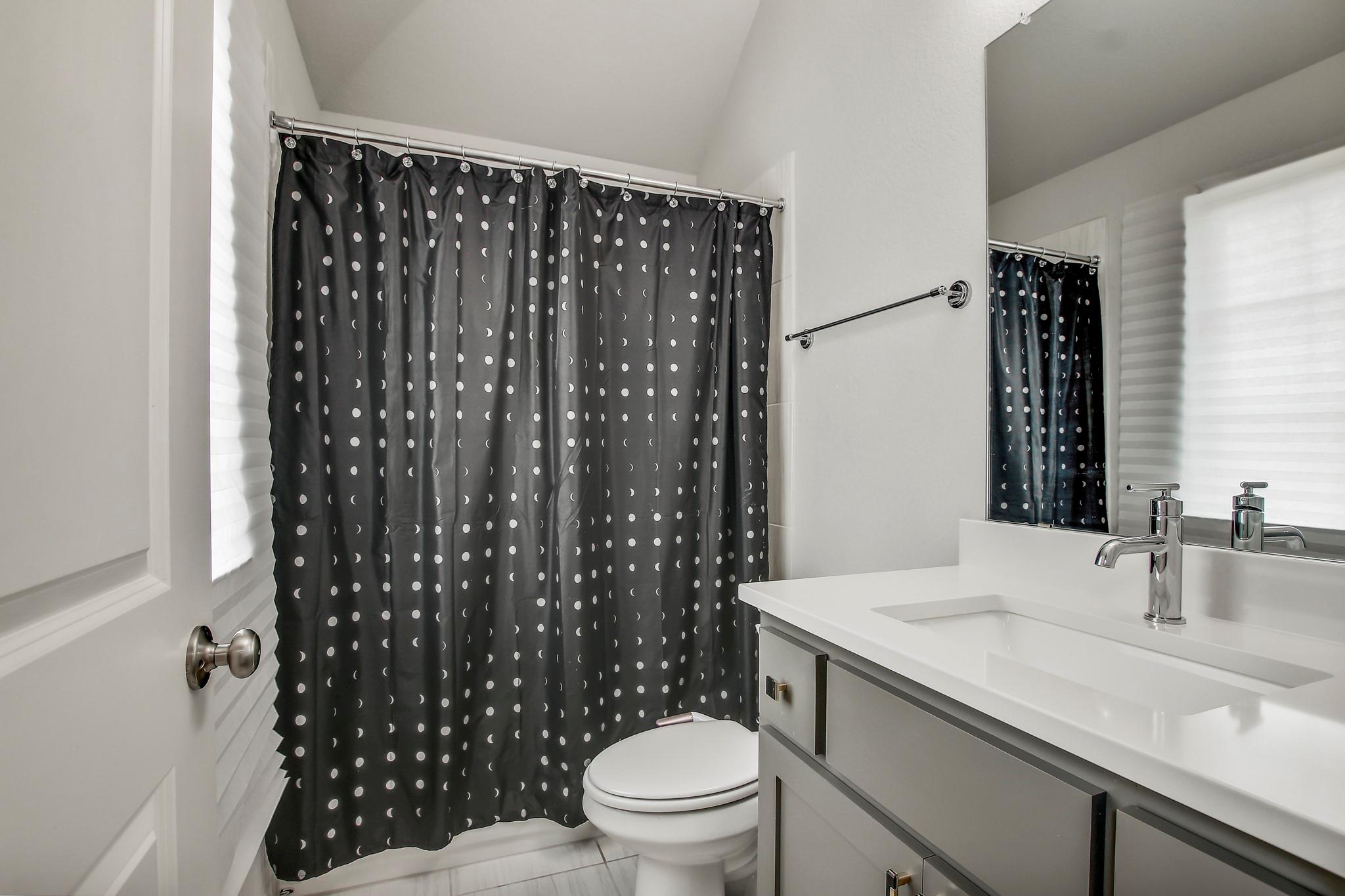 525 Houston Loop Property Photo 7