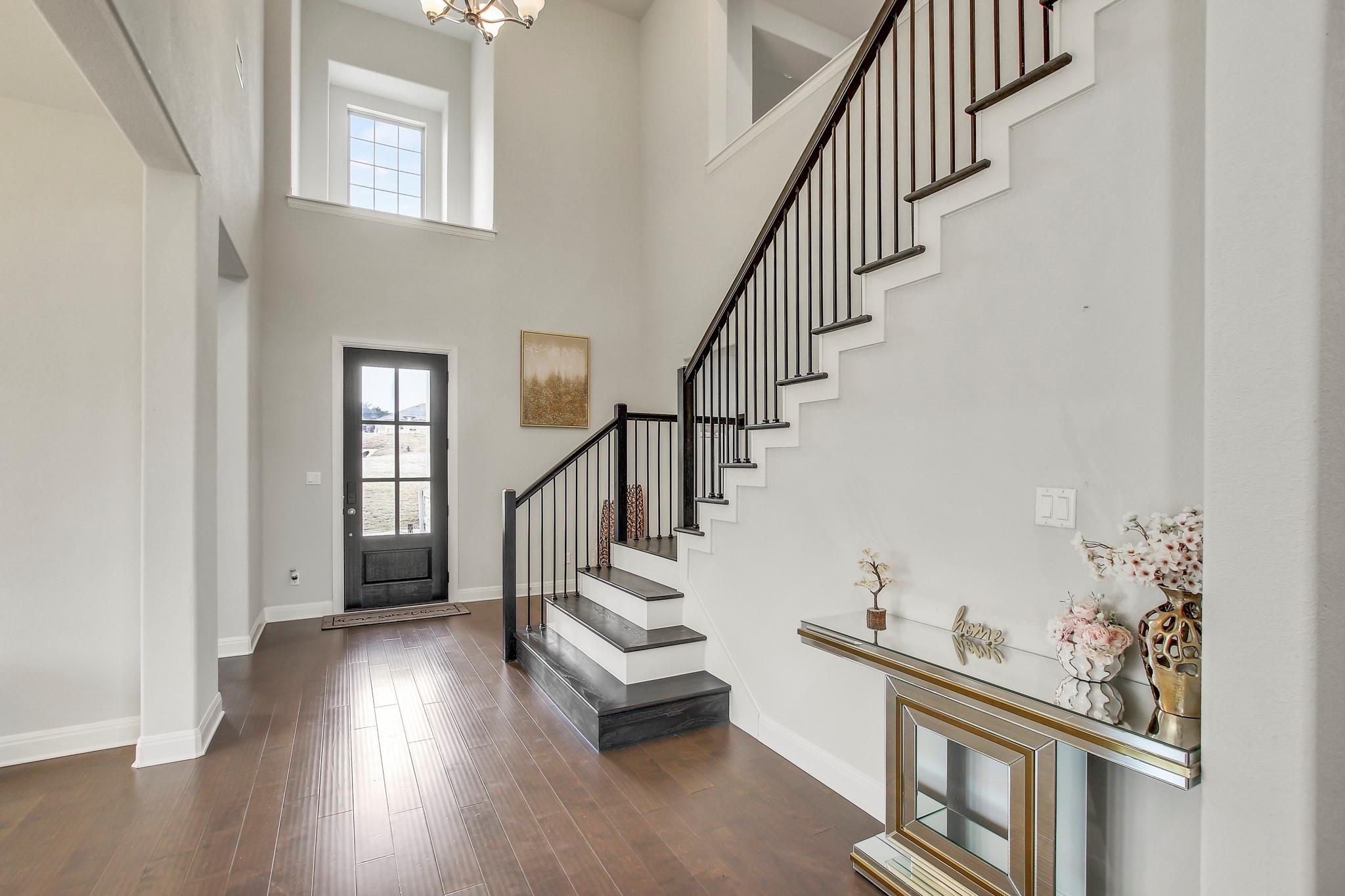 525 Houston Loop Property Photo 12