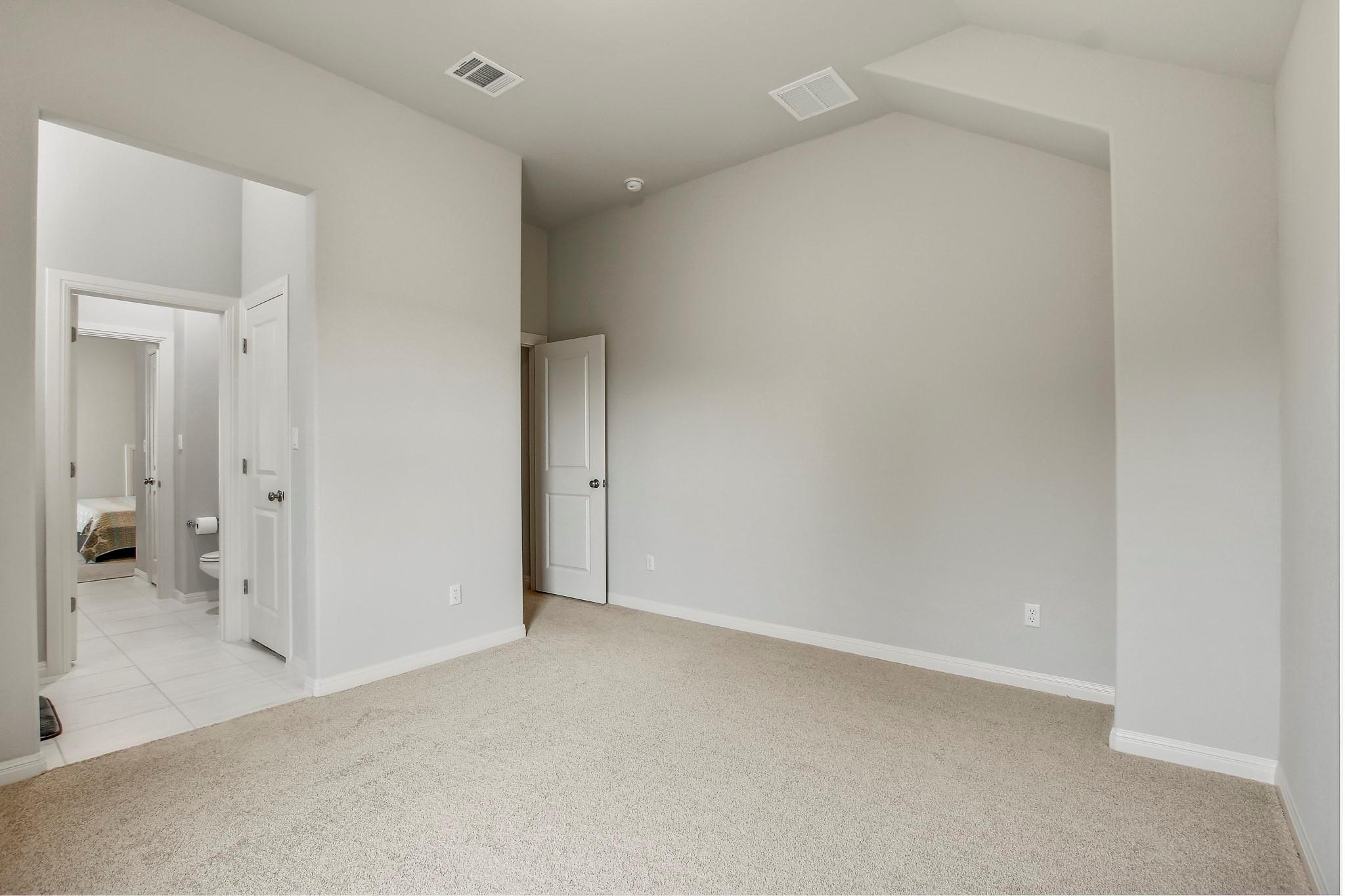 525 Houston Loop Property Photo 28
