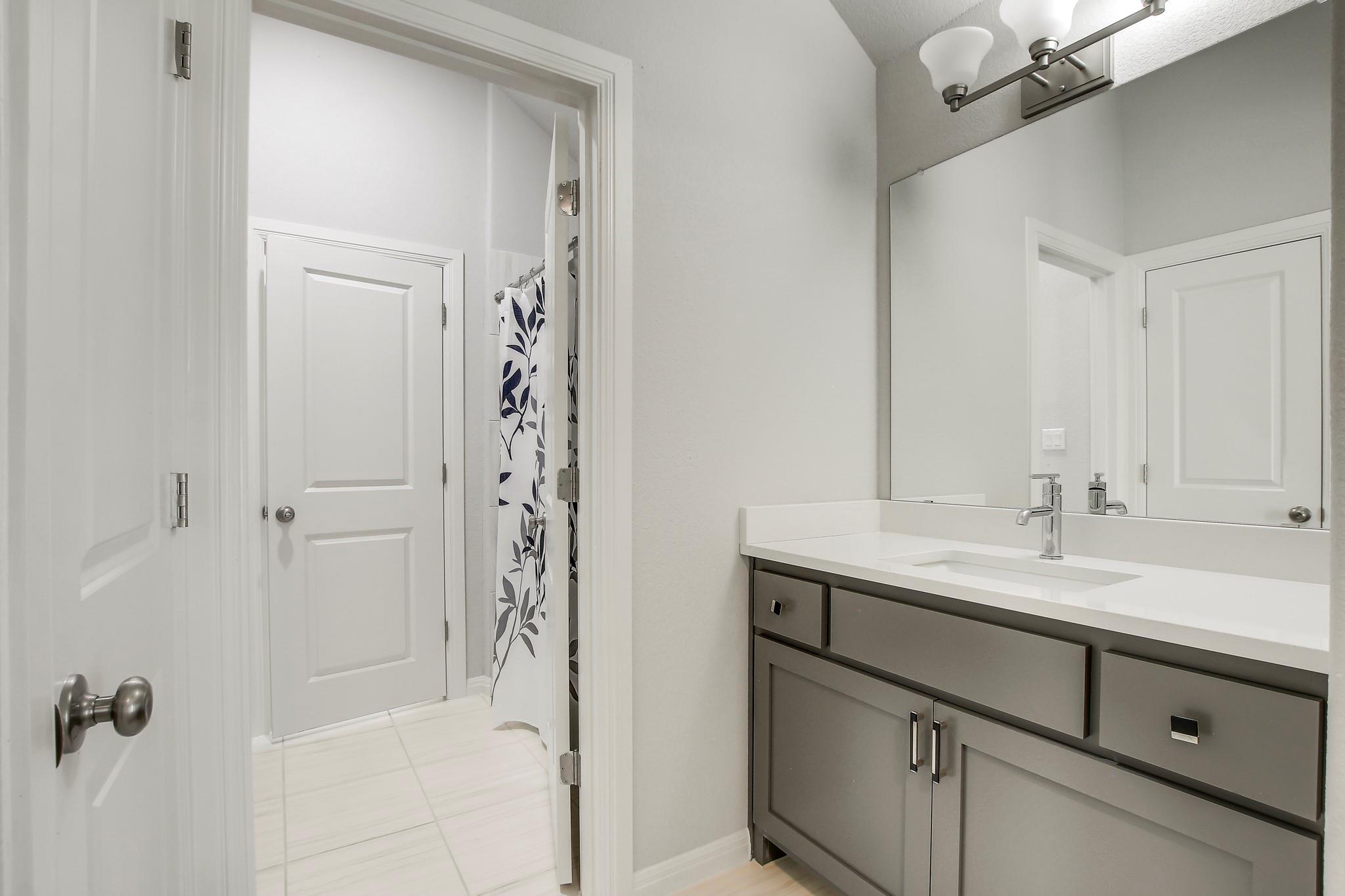 525 Houston Loop Property Photo 31