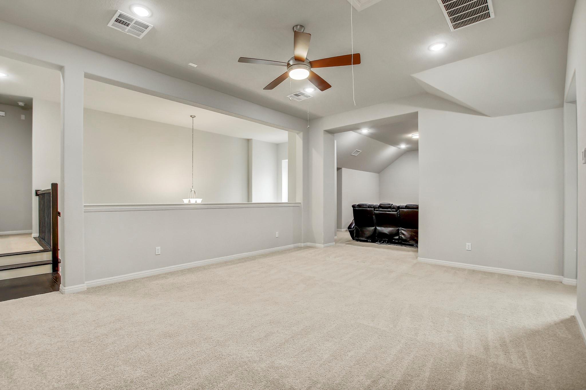 525 Houston Loop Property Photo 32