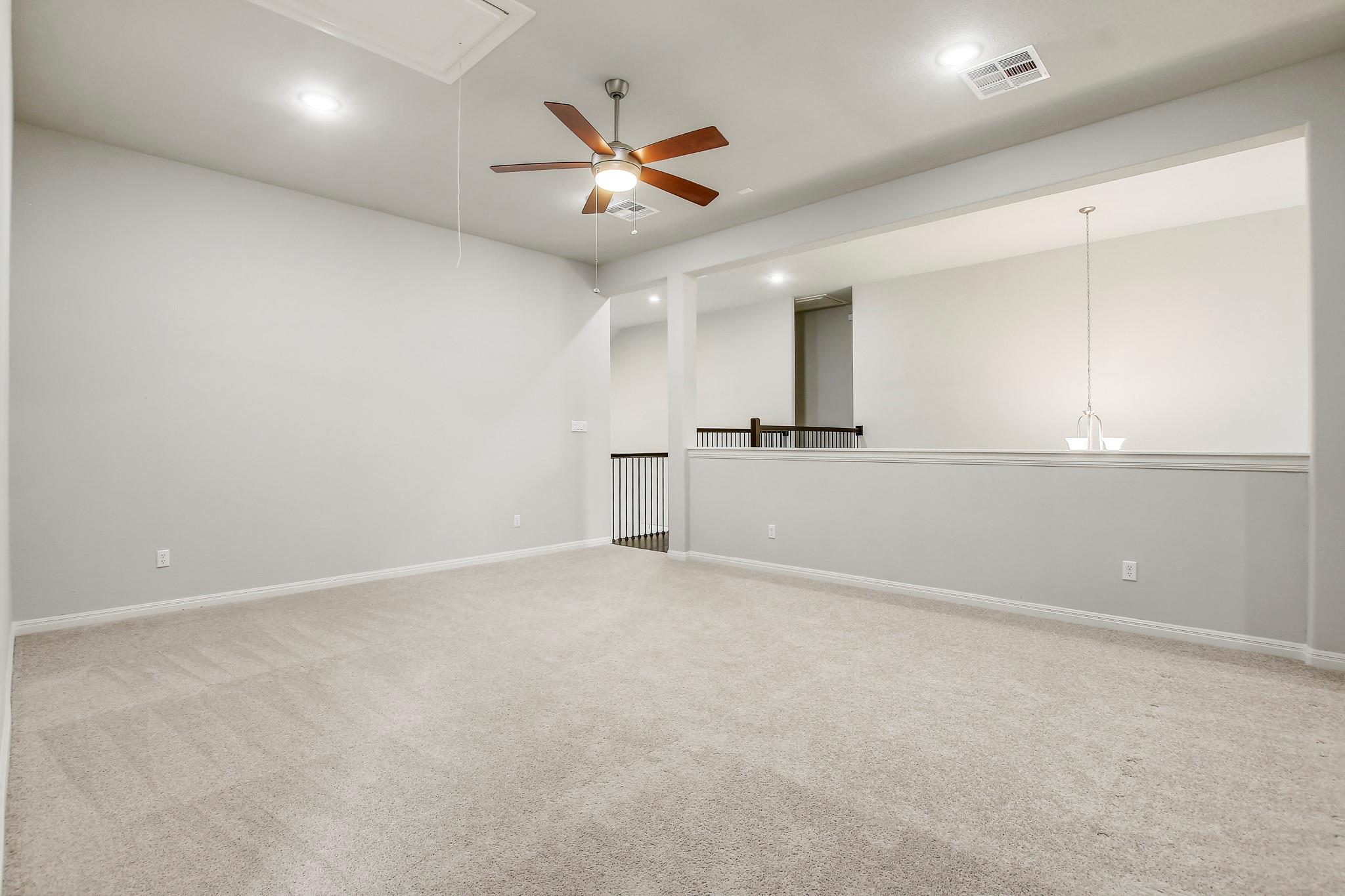 525 Houston Loop Property Photo 33