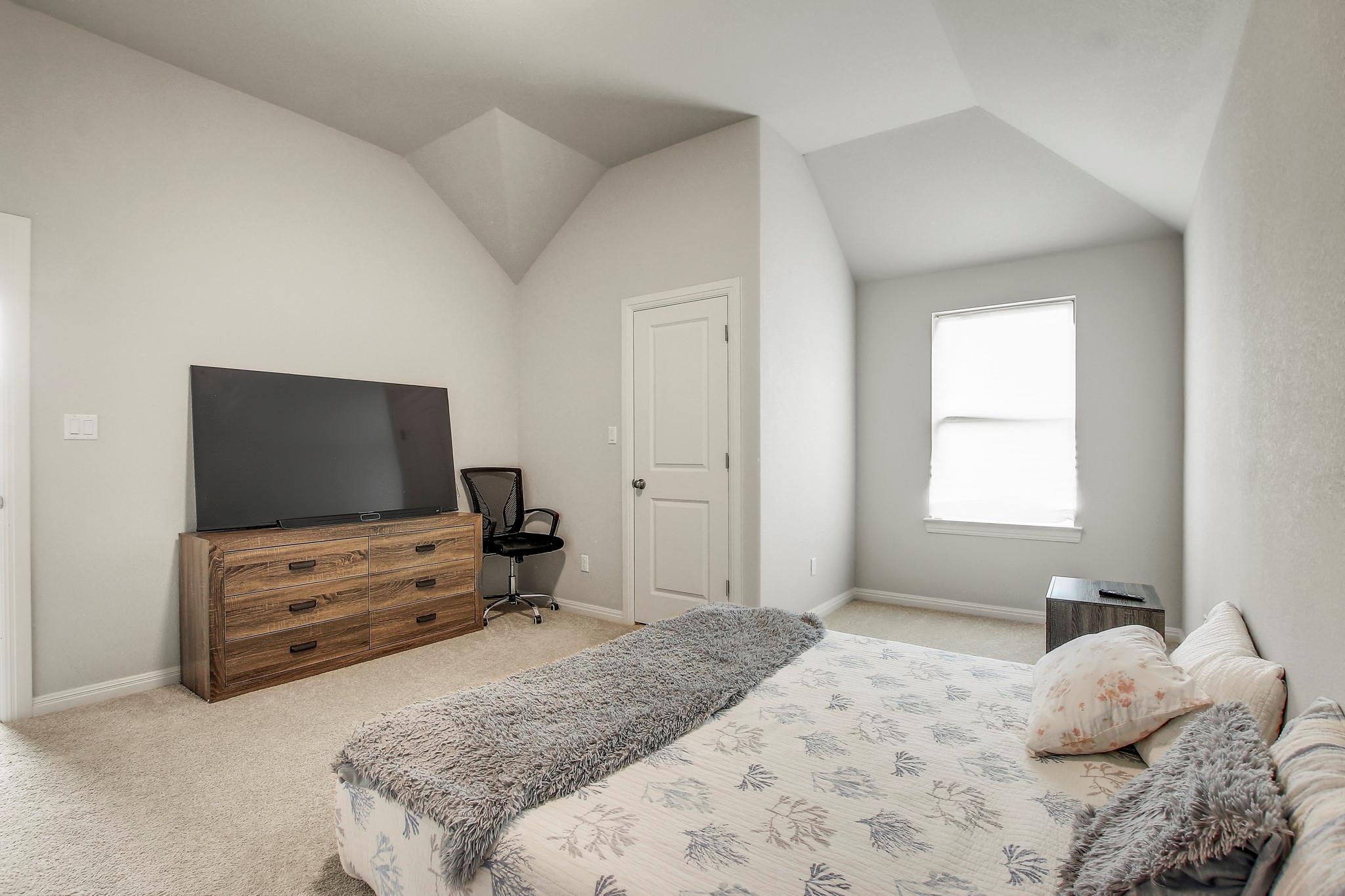525 Houston Loop Property Photo 36