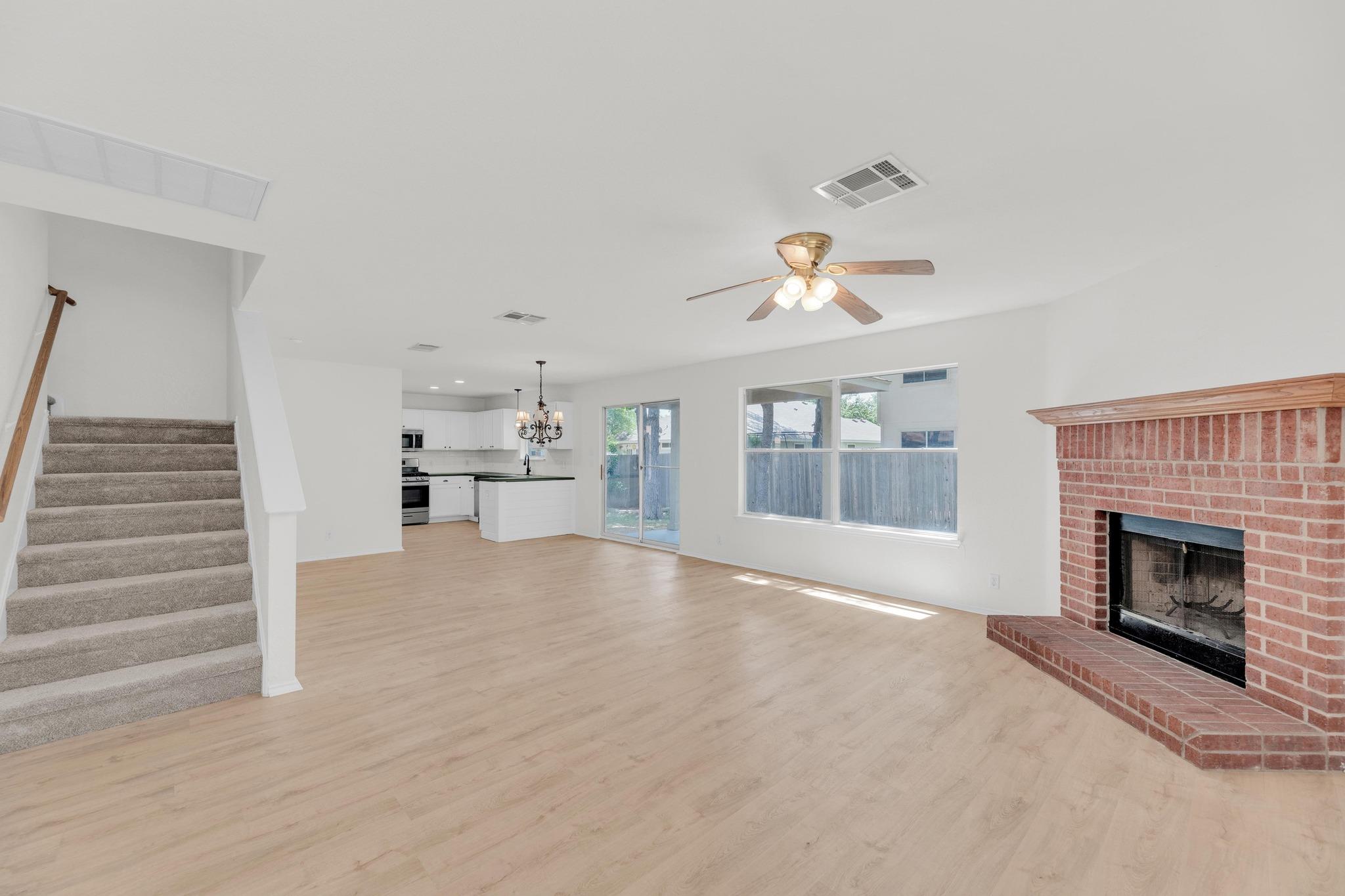 104 Presidio Dr Property Photo 5