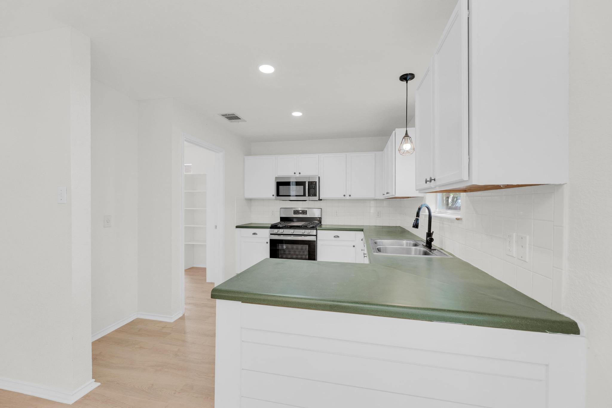 104 Presidio Dr Property Photo 8