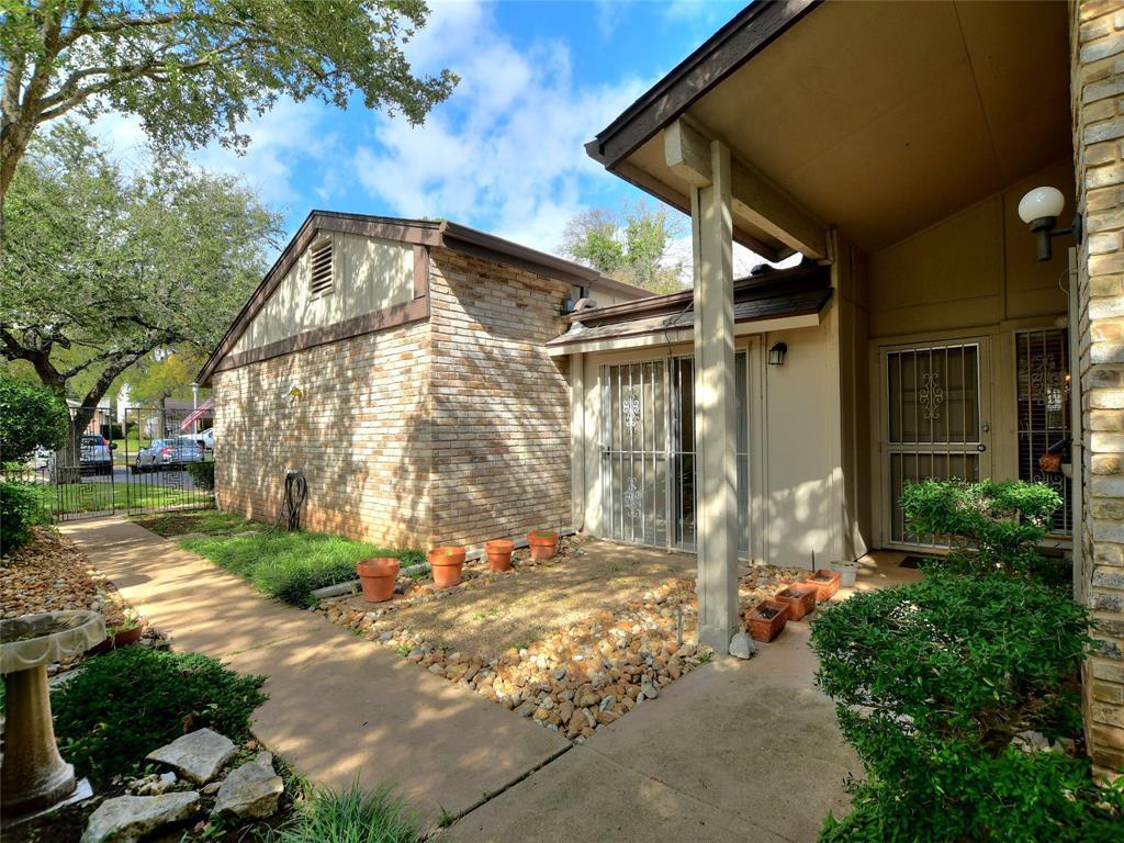 7919 Ridgeline Dr N Property Photo 3