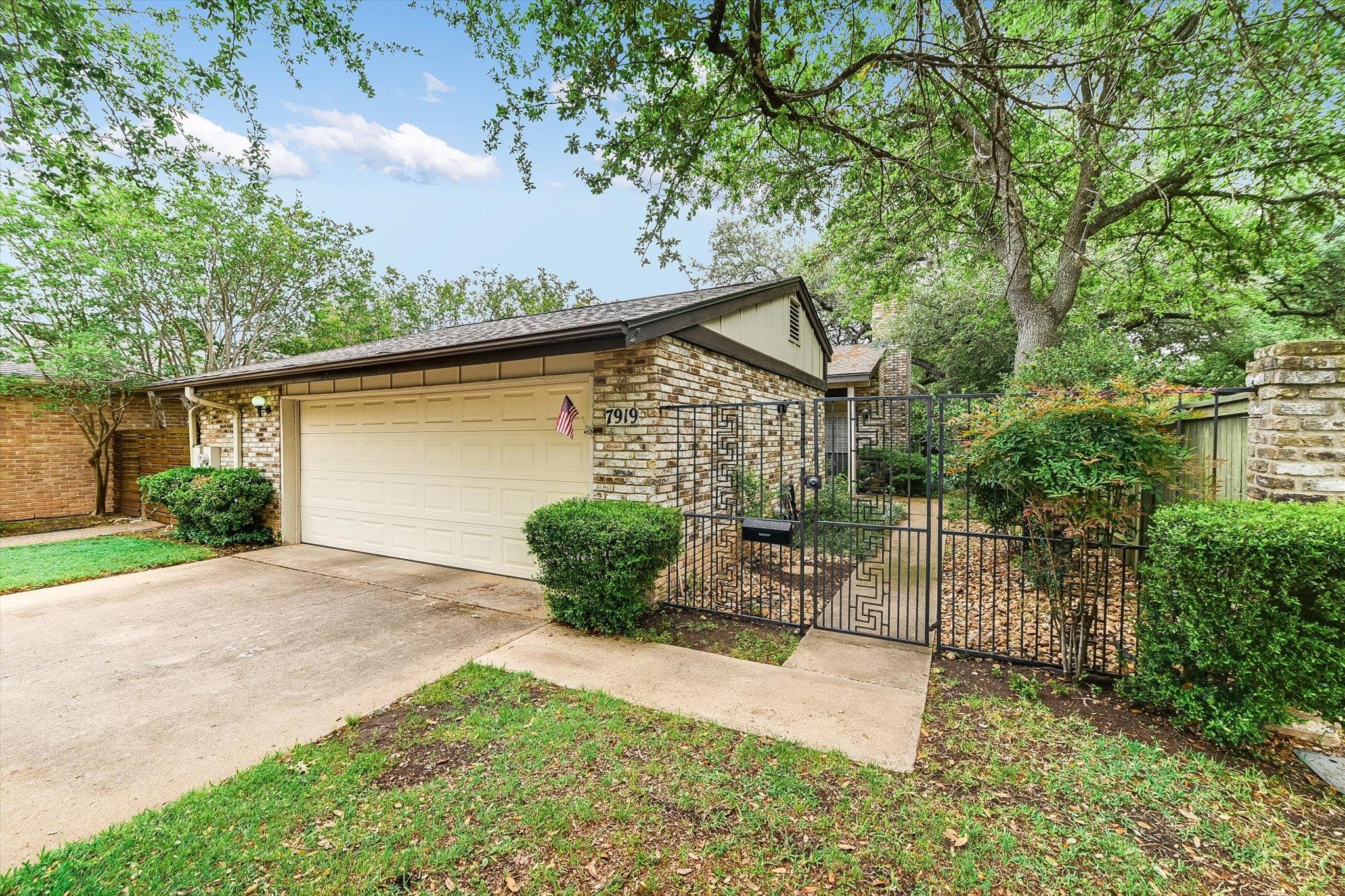 7919 Ridgeline Dr N Property Photo 23