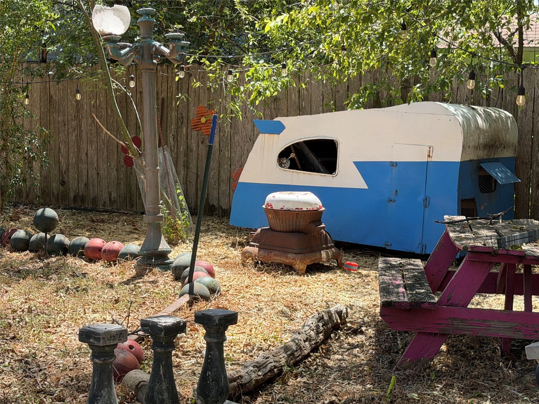 1411 Ridgemont Dr Property Photo 24