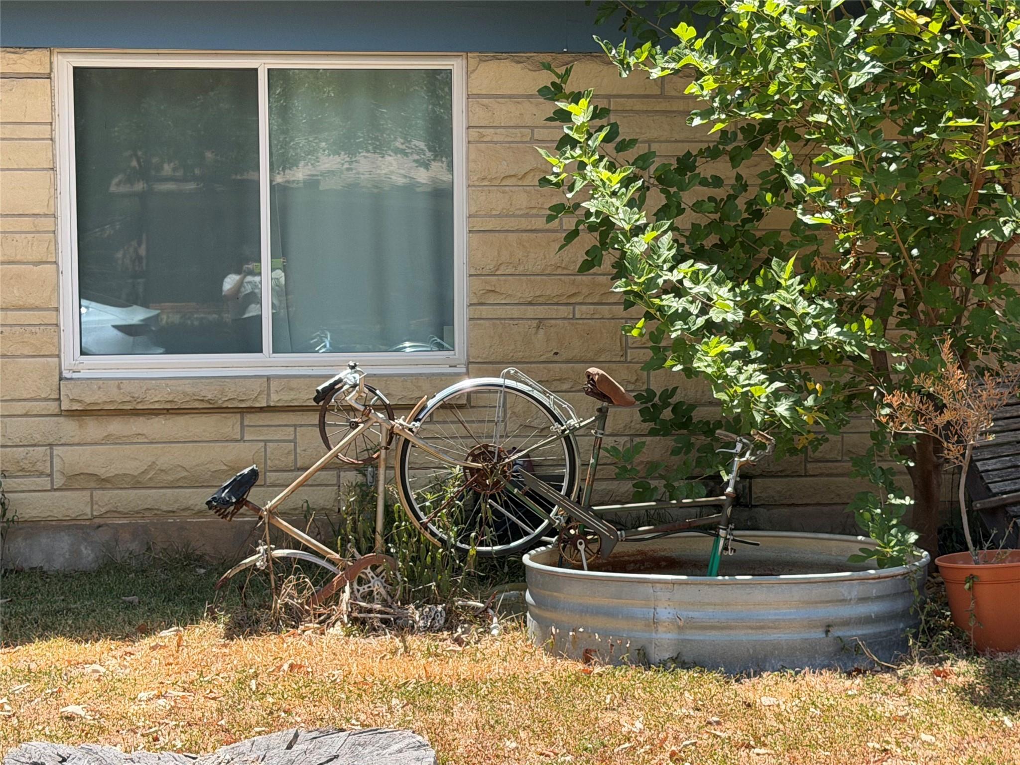 1411 Ridgemont Dr Property Photo 28