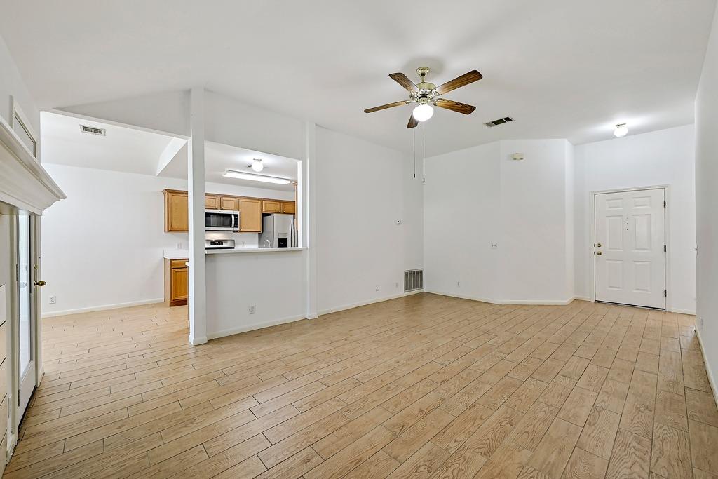 7212 Great Panda Cv Property Photo 3