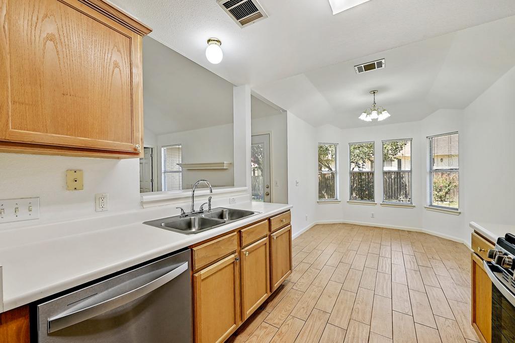 7212 Great Panda Cv Property Photo 4