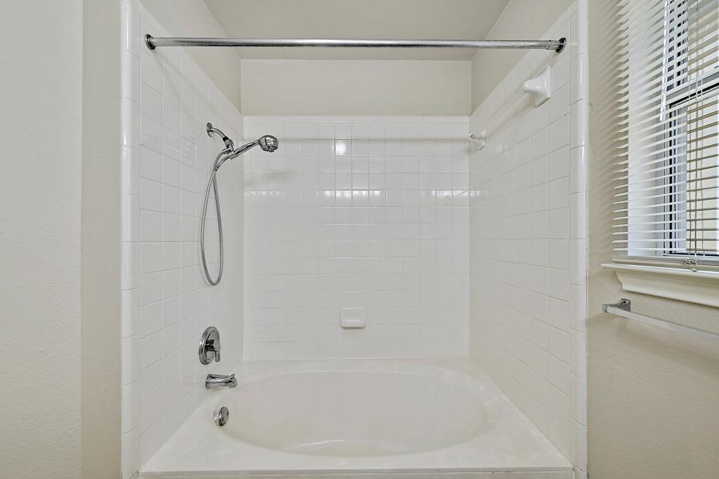 7212 Great Panda Cv Property Photo 13