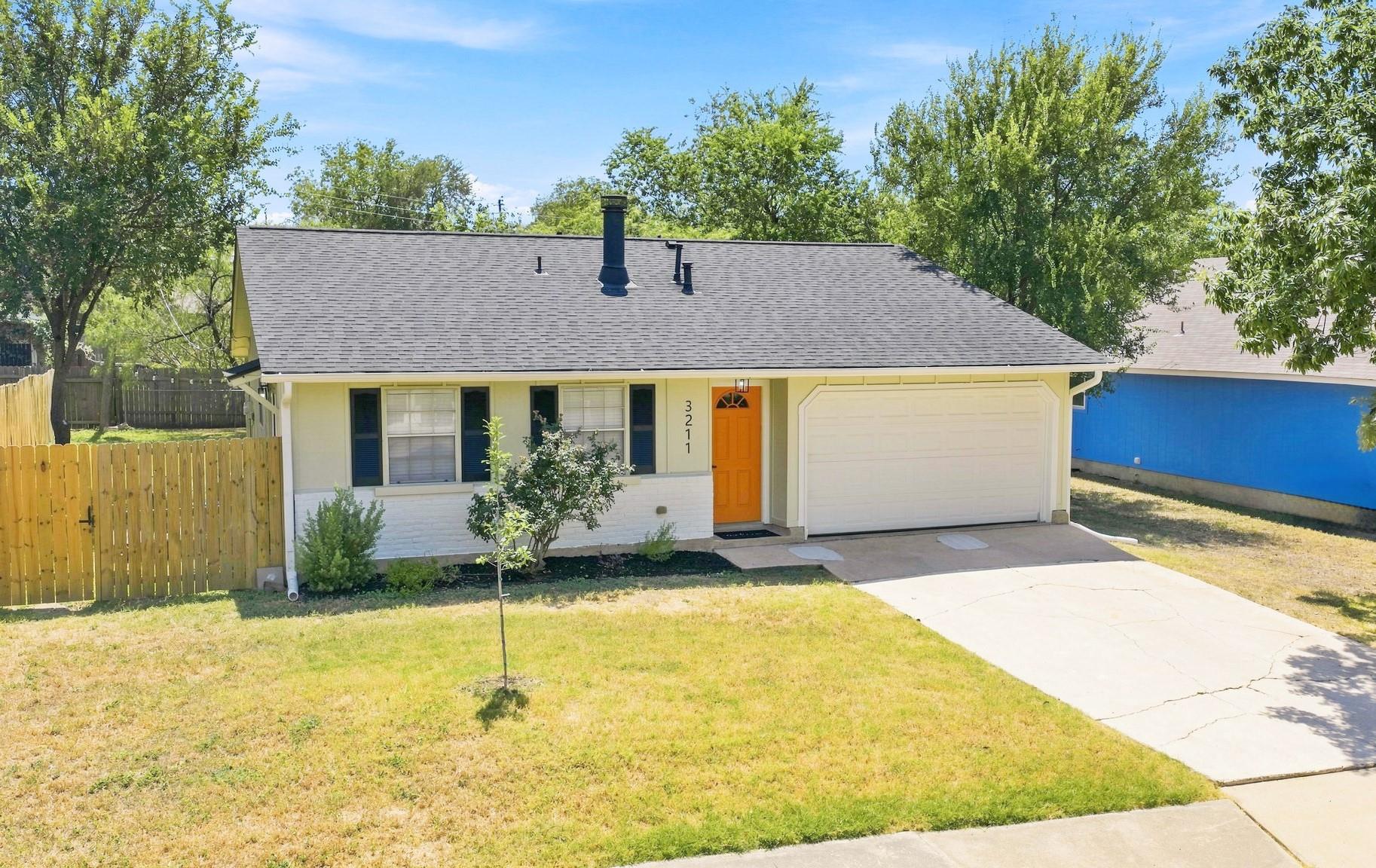 3211 Plantation Rd Property Photo 1