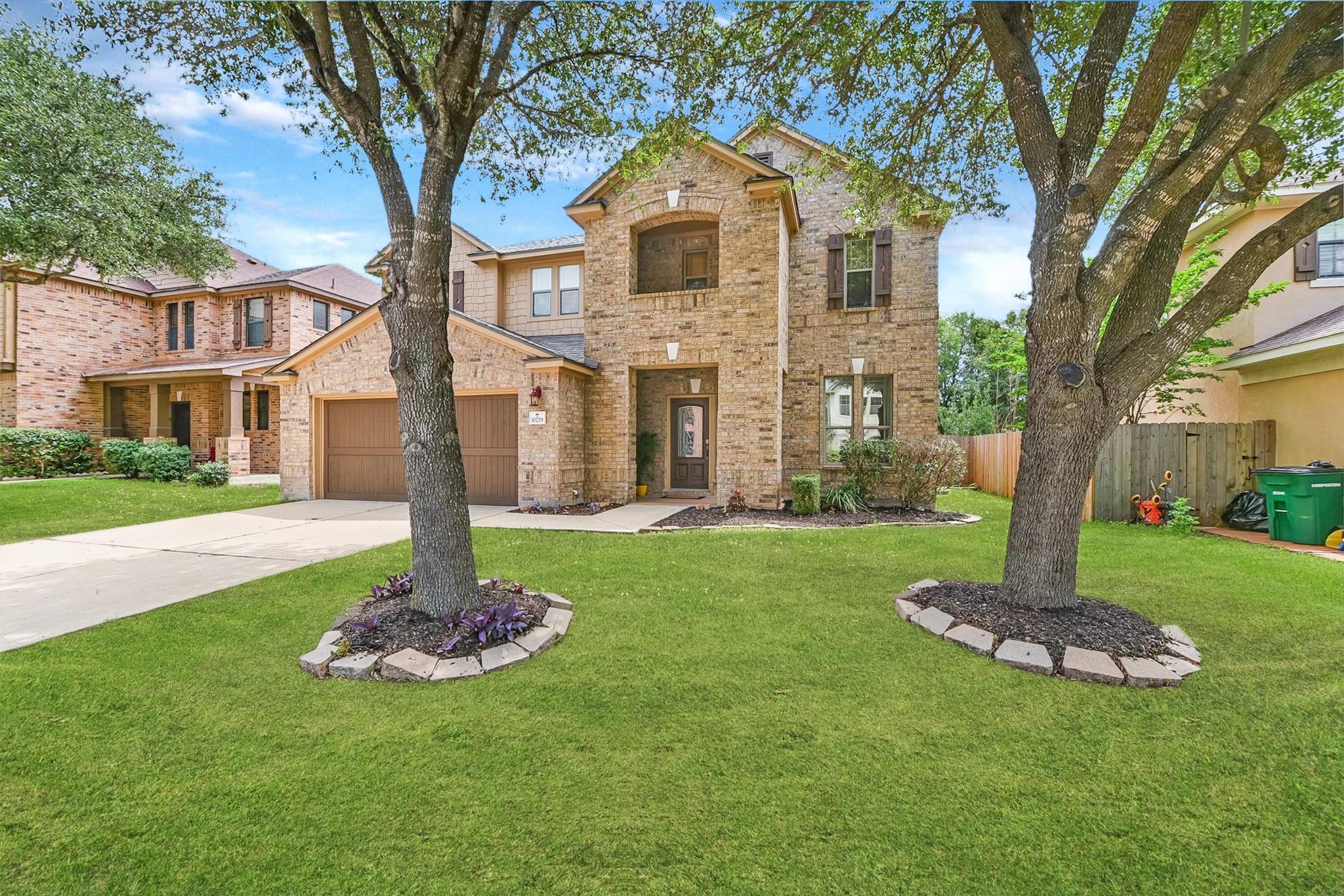 10229 English Oak Dr Property Photo 1
