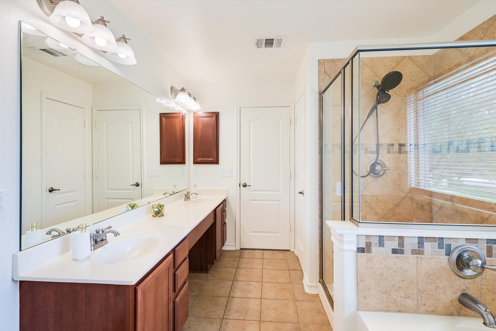 10229 English Oak Dr Property Photo 23
