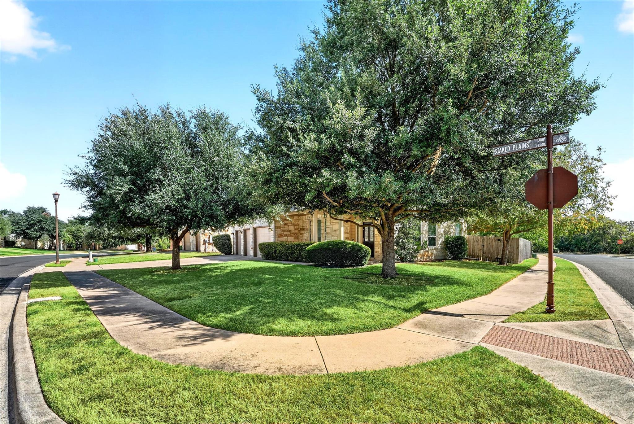 15512 Staked Plains Loop Property Photo 5