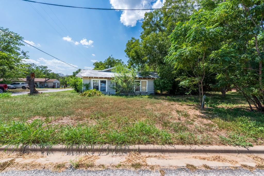 1507 Cummings St Property Photo 4