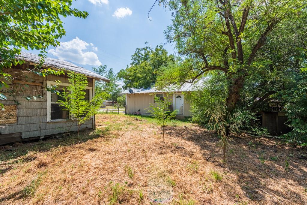 1507 Cummings St Property Photo 6