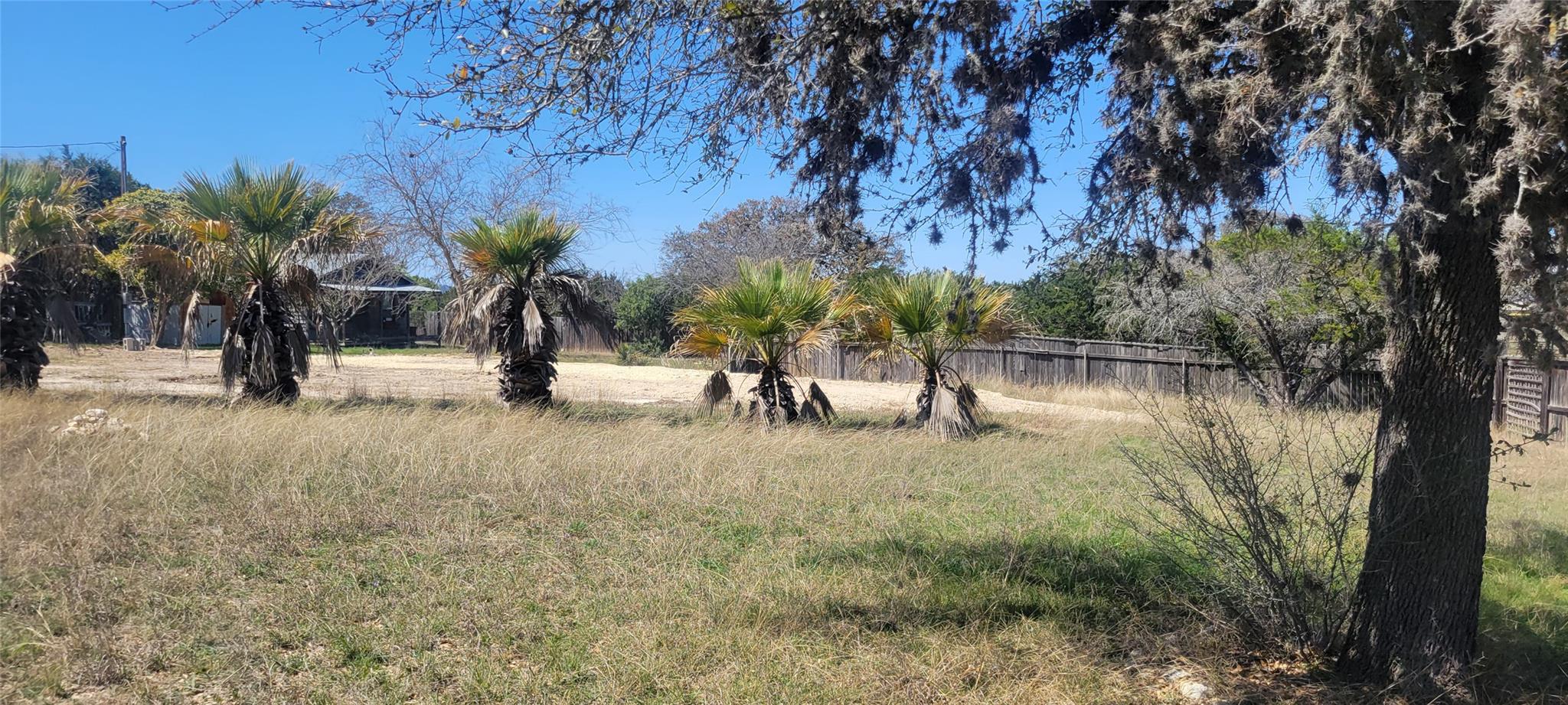 106 Oak Valley Dr Property Photo 2