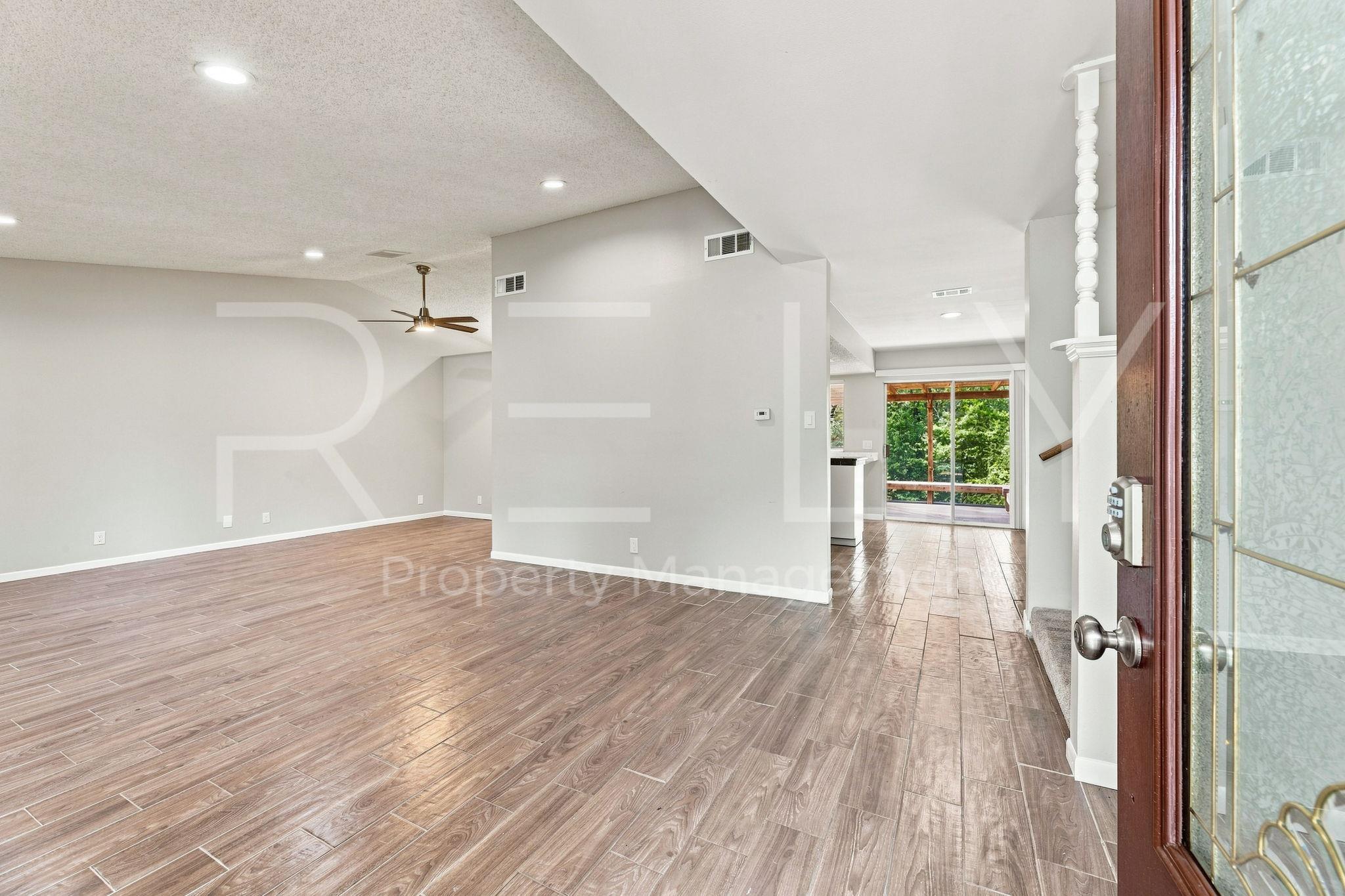 2404 Gabriel View Dr Property Photo 4
